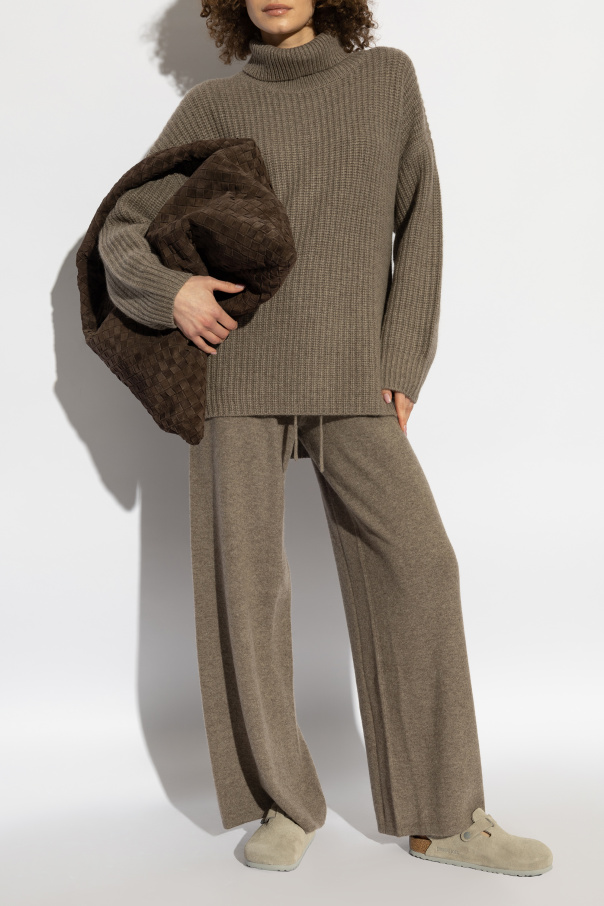 Golf therese od Lisa Yang